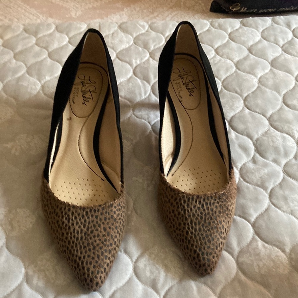 Dress pumps